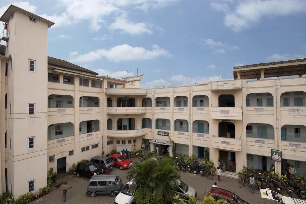 Hotel Mysore Dasaprakash Экстерьер фото